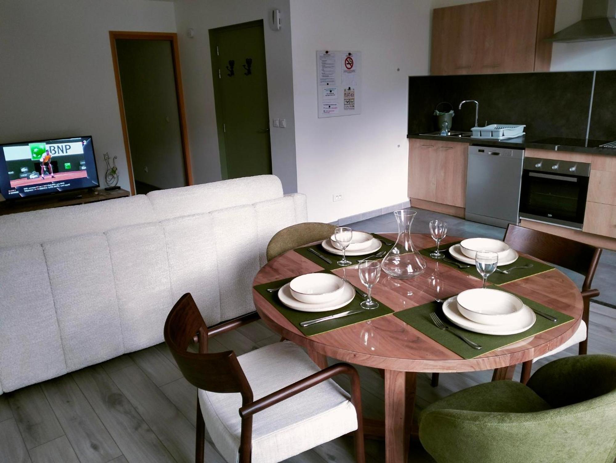 La Provence Vous Attend - 2Eme Etage Digne-les-Bains Luaran gambar